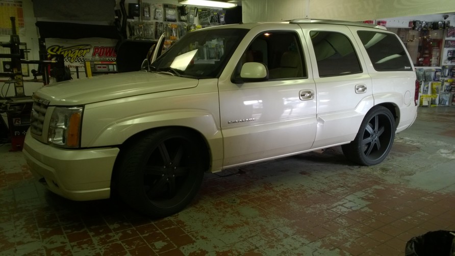Image for 04 Caddy Escalade D Din conversion